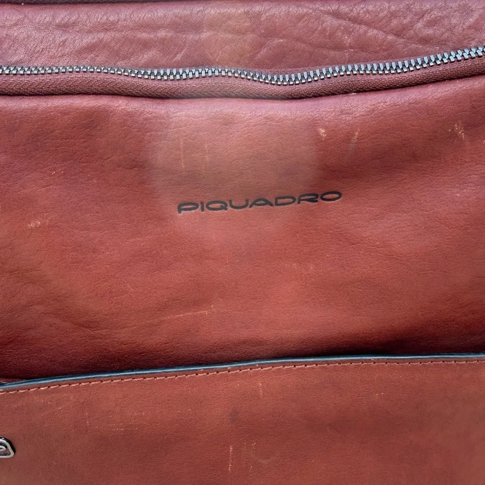 $2,000 Piquadro 100% Leather Antique Brown Carry On Luggage Executive Charging